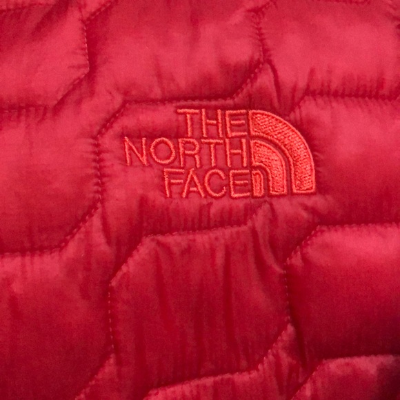 Red men/women’s - Picture 2 of 5